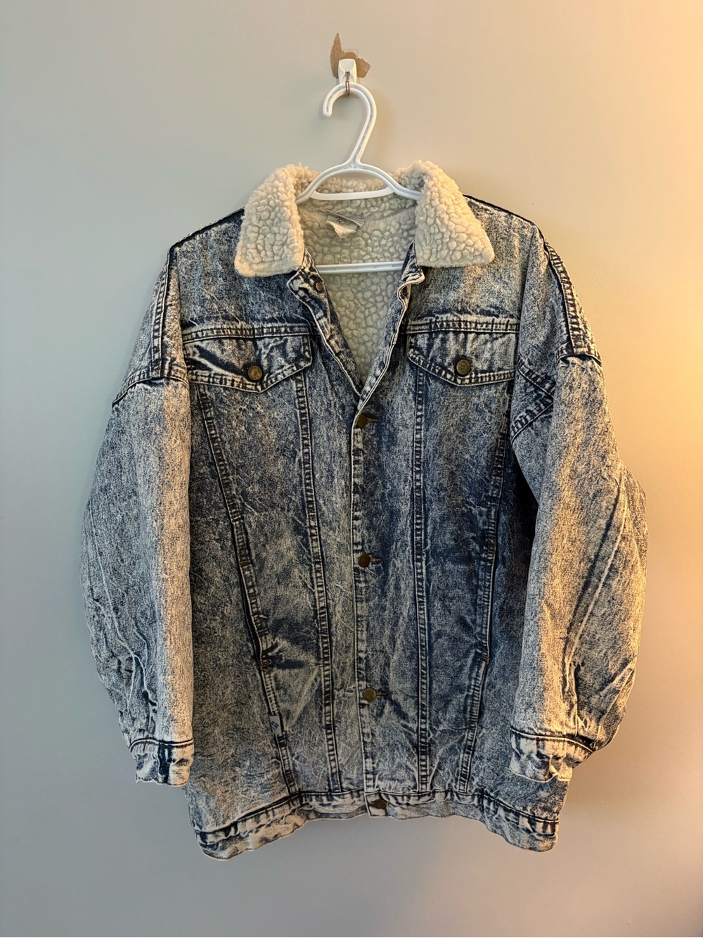 Vintage denim jacket Sherpa lined trucker style coat acid wash retro